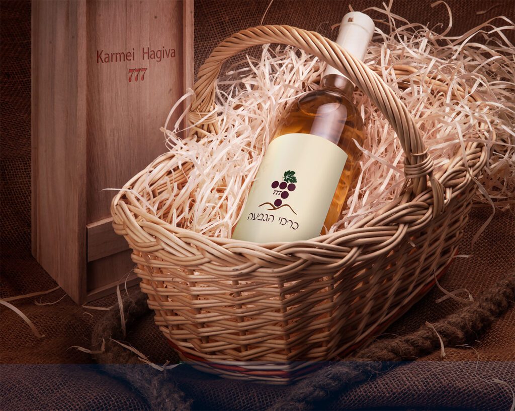 סלסלת עם בקבוק יין